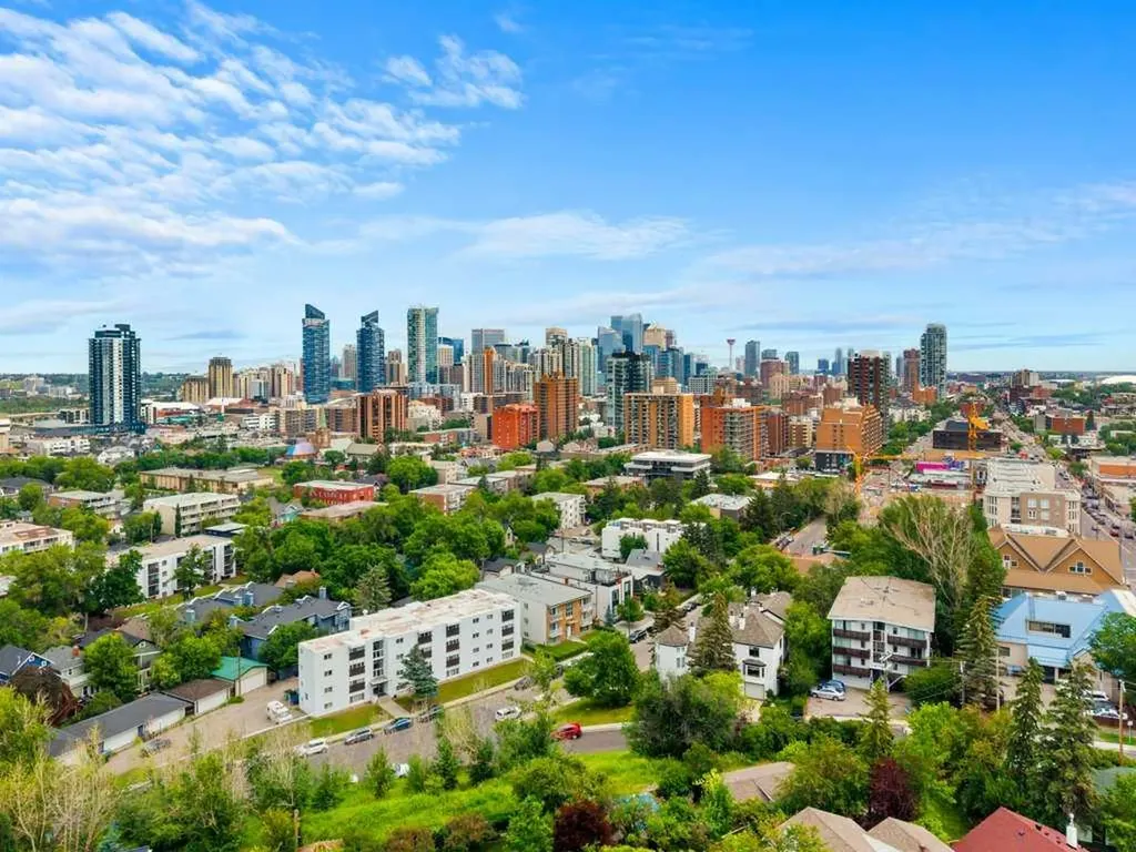 1702 17 Avenue SW Calgary AB T2T 0E7
