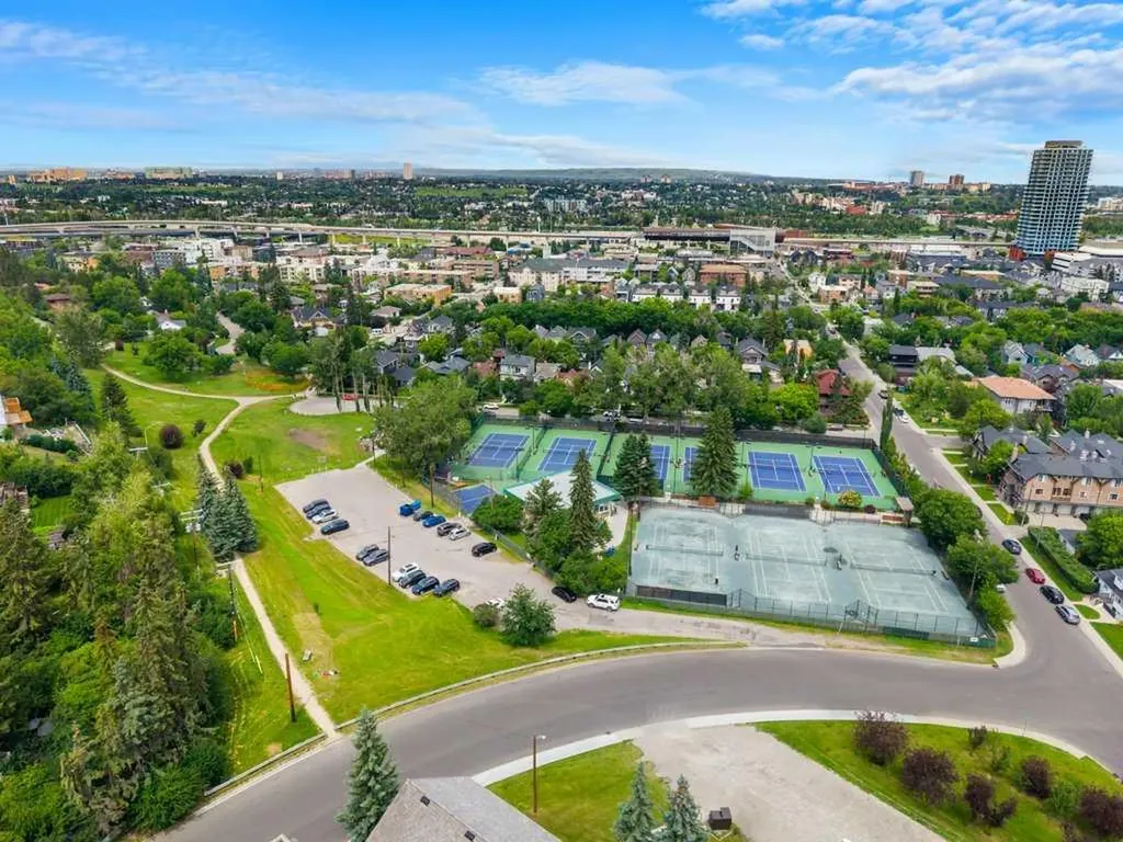 1702 17 Avenue SW Calgary AB T2T 0E7
