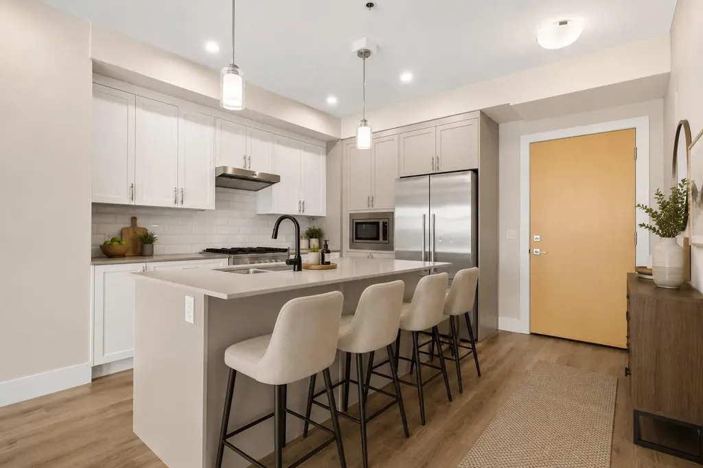 1702 17 Avenue SW Calgary AB T2T 0E7