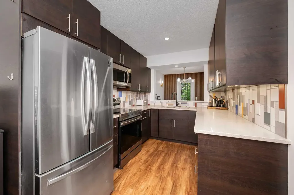 503 Signal Hill Green SW Calgary AB T3H 2Y4