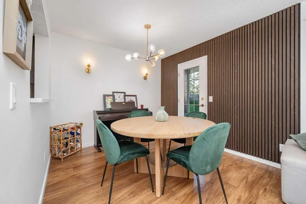 503 Signal Hill Green SW Calgary AB T3H 2Y4