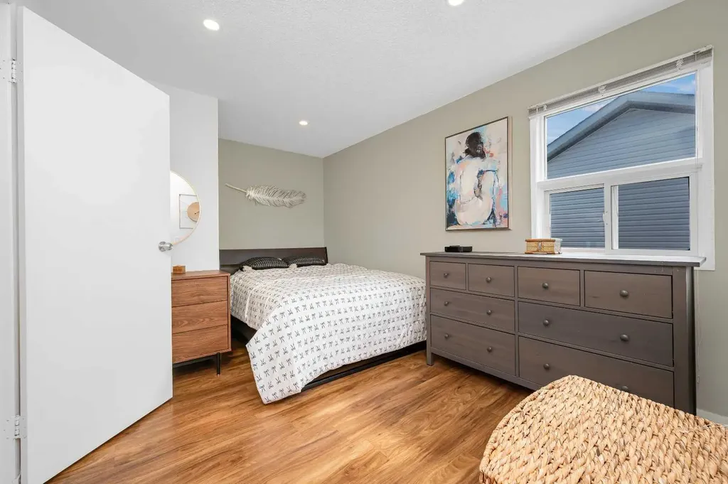 503 Signal Hill Green SW Calgary AB T3H 2Y4