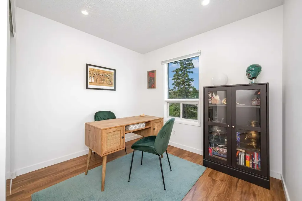 503 Signal Hill Green SW Calgary AB T3H 2Y4