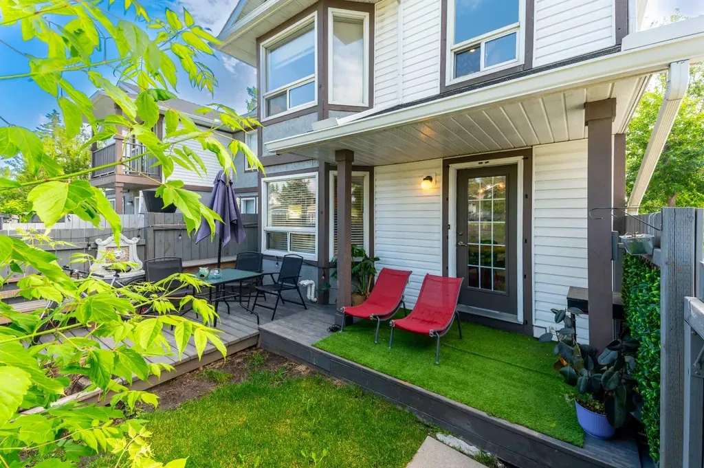 503 Signal Hill Green SW Calgary AB T3H 2Y4