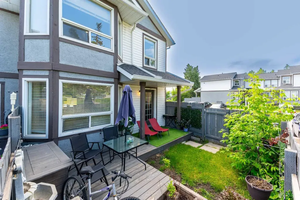 503 Signal Hill Green SW Calgary AB T3H 2Y4