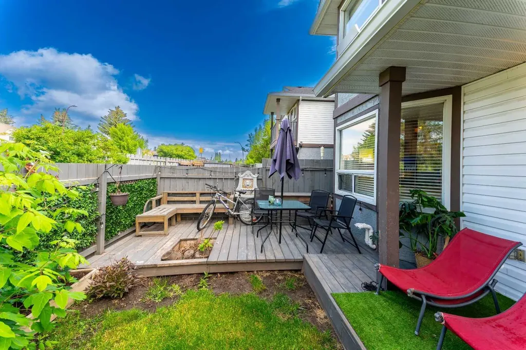 503 Signal Hill Green SW Calgary AB T3H 2Y4