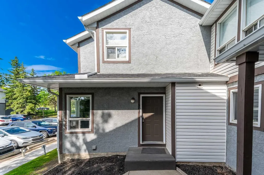 503 Signal Hill Green SW Calgary AB T3H 2Y4