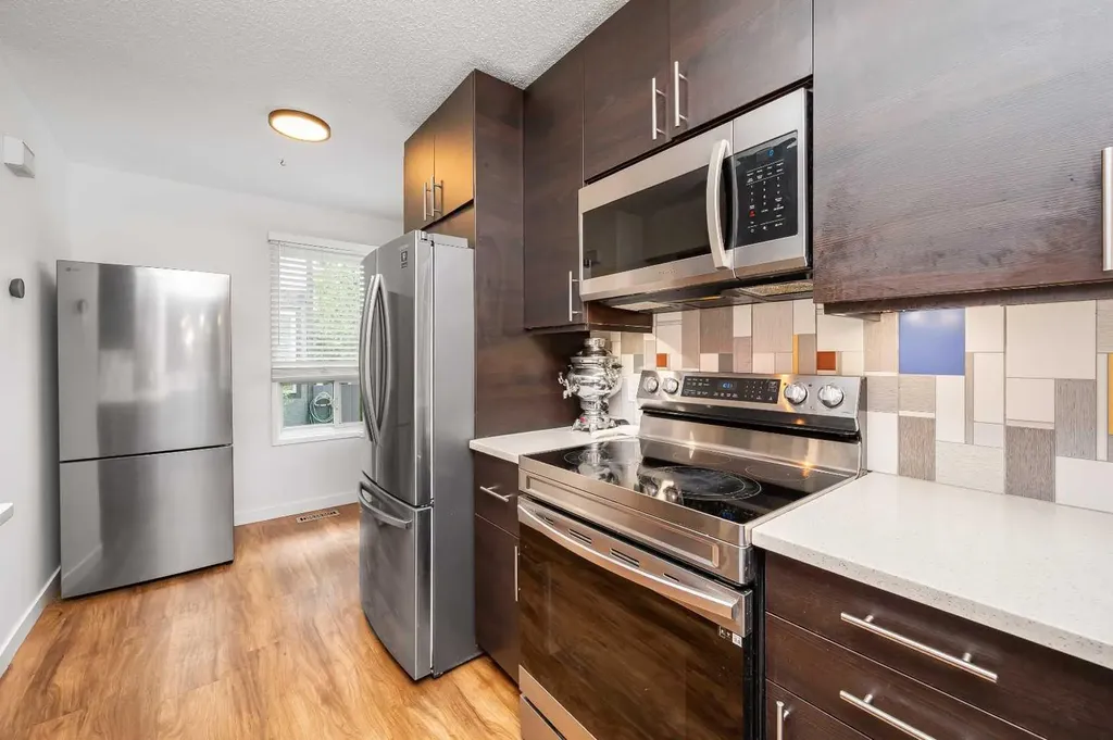 503 Signal Hill Green SW Calgary AB T3H 2Y4