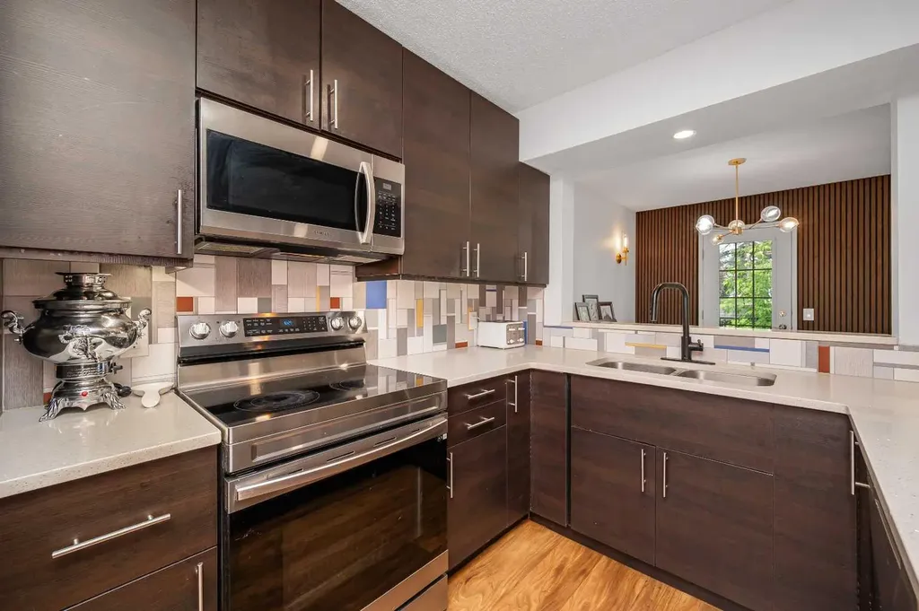 503 Signal Hill Green SW Calgary AB T3H 2Y4