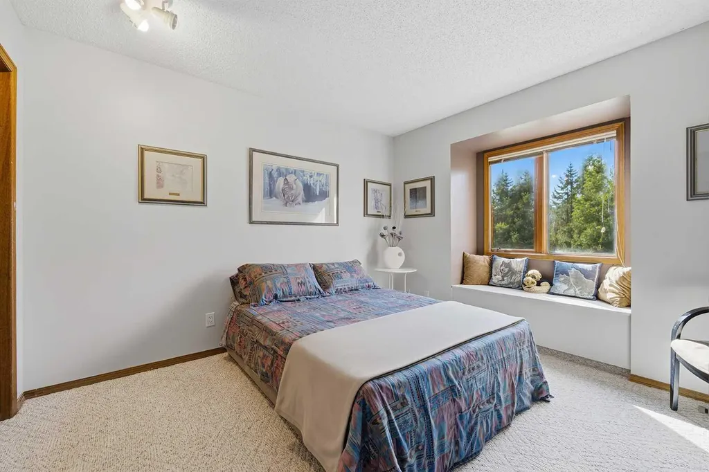 33 Manyhorses Drive Rural Rocky View County AB T3Z 1A2