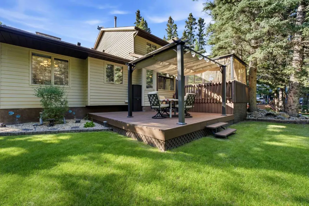 33 Manyhorses Drive Rural Rocky View County AB T3Z 1A2