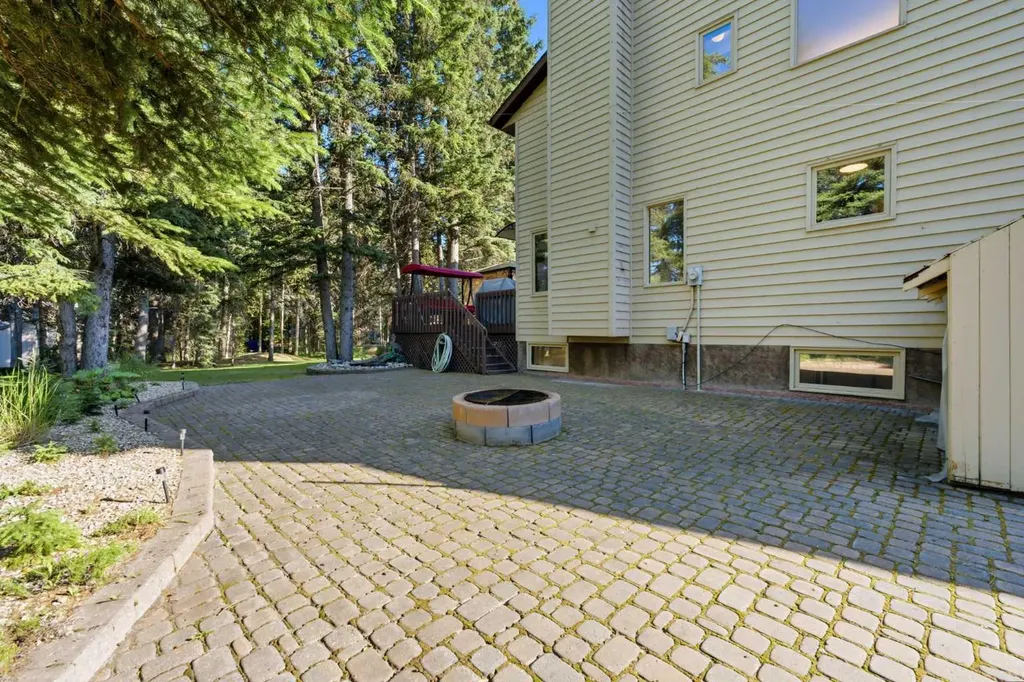 33 Manyhorses Drive Rural Rocky View County AB T3Z 1A2