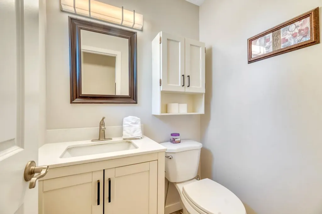 630 Sabrina Road SW Calgary AB T2W 2N7
