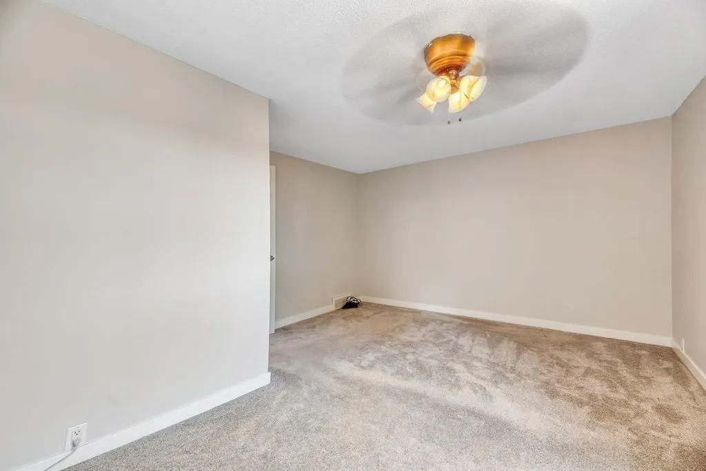 630 Sabrina Road SW Calgary AB T2W 2N7