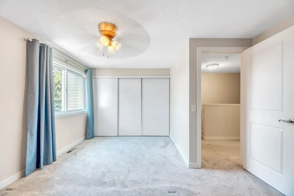 630 Sabrina Road SW Calgary AB T2W 2N7