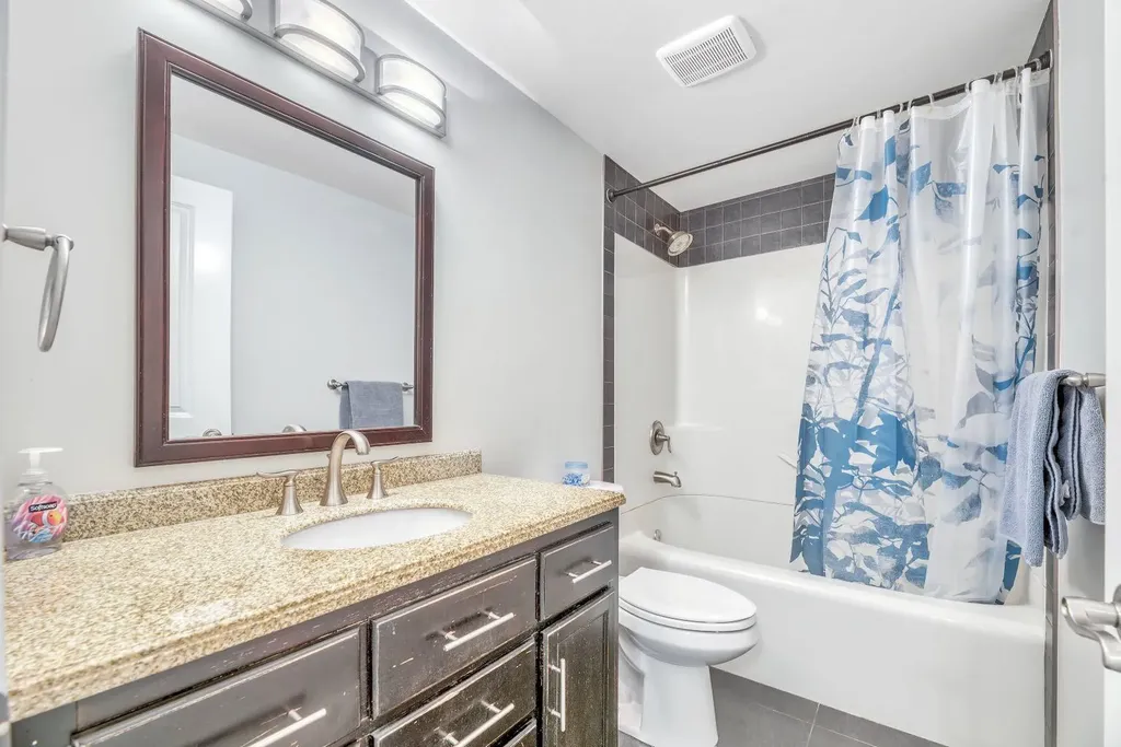 630 Sabrina Road SW Calgary AB T2W 2N7