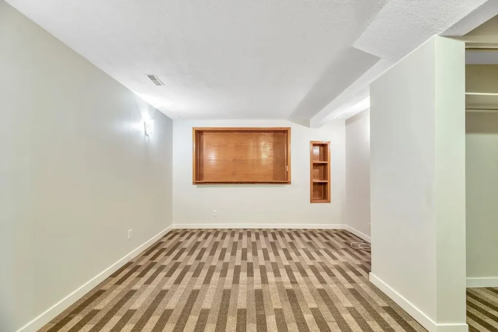 630 Sabrina Road SW Calgary AB T2W 2N7