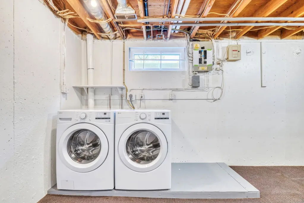 630 Sabrina Road SW Calgary AB T2W 2N7