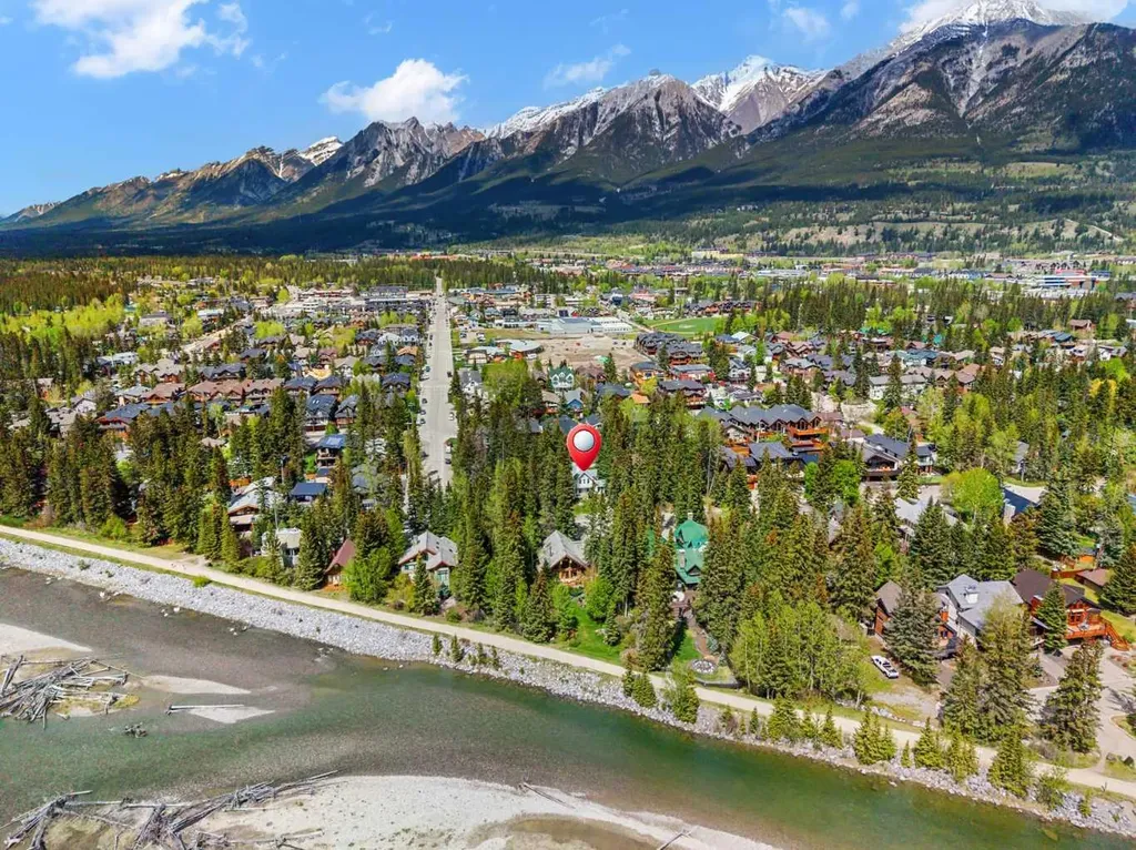 730 2nd Street Canmore AB T1W 2K7
