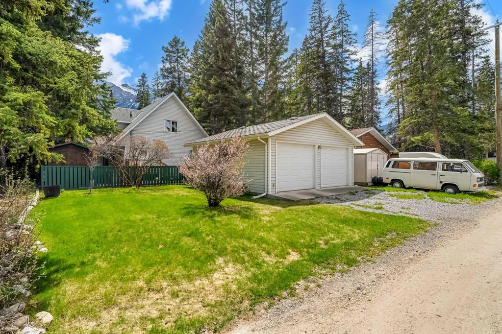 730 2nd Street Canmore AB T1W 2K7