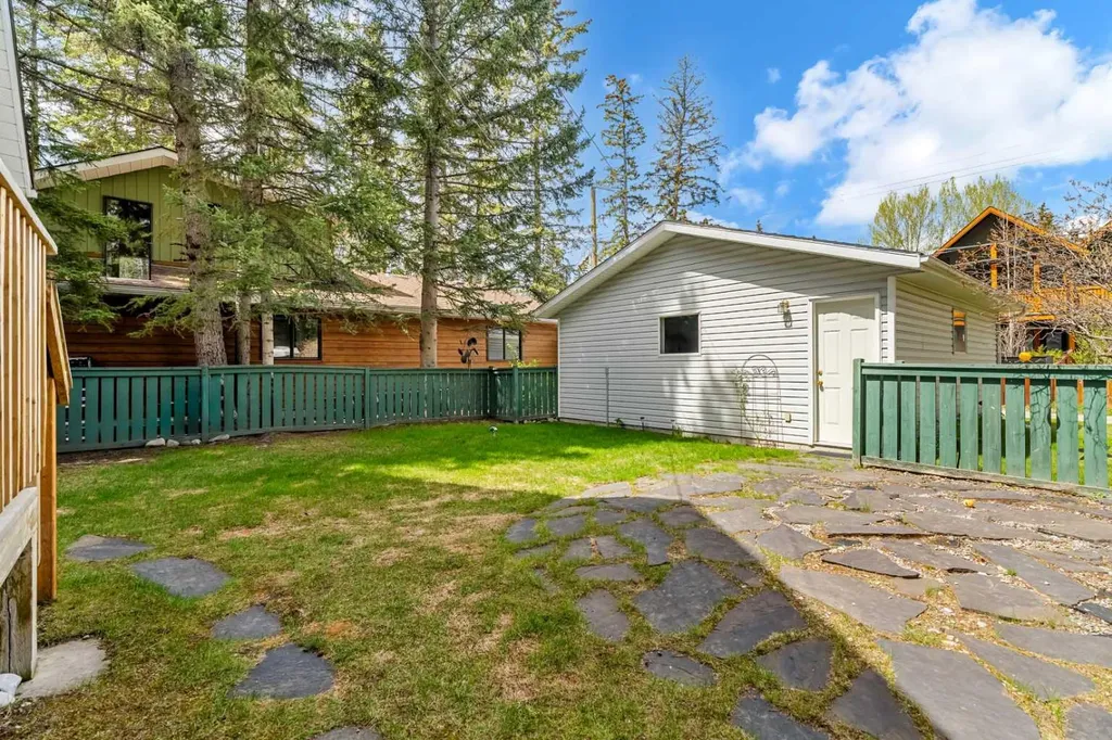 730 2nd Street Canmore AB T1W 2K7