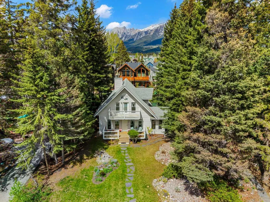 730 2nd Street Canmore AB T1W 2K7