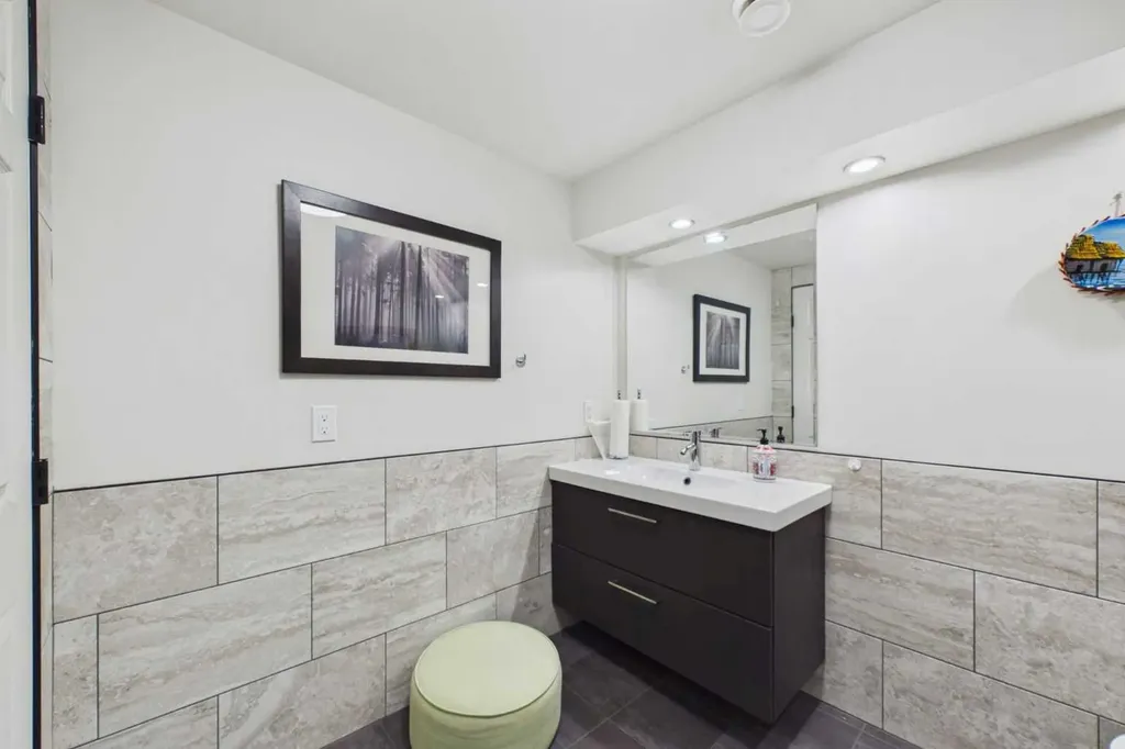 2168 587 Highway Bowden AB T0M 0K0