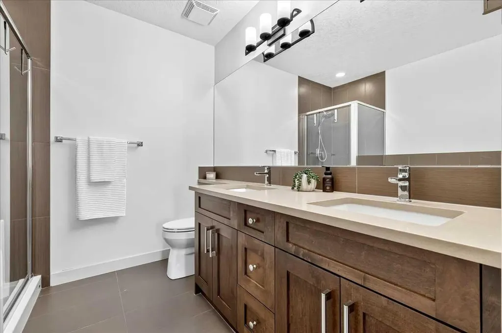 522 Cranford Drive SE Calgary AB T3M 2L7