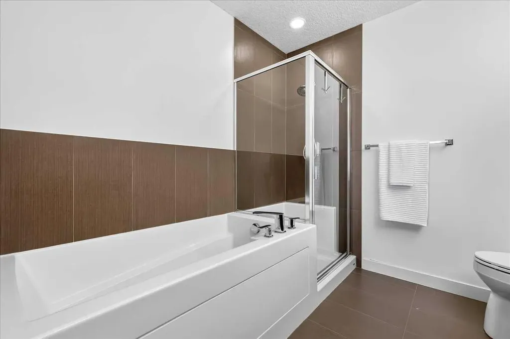522 Cranford Drive SE Calgary AB T3M 2L7
