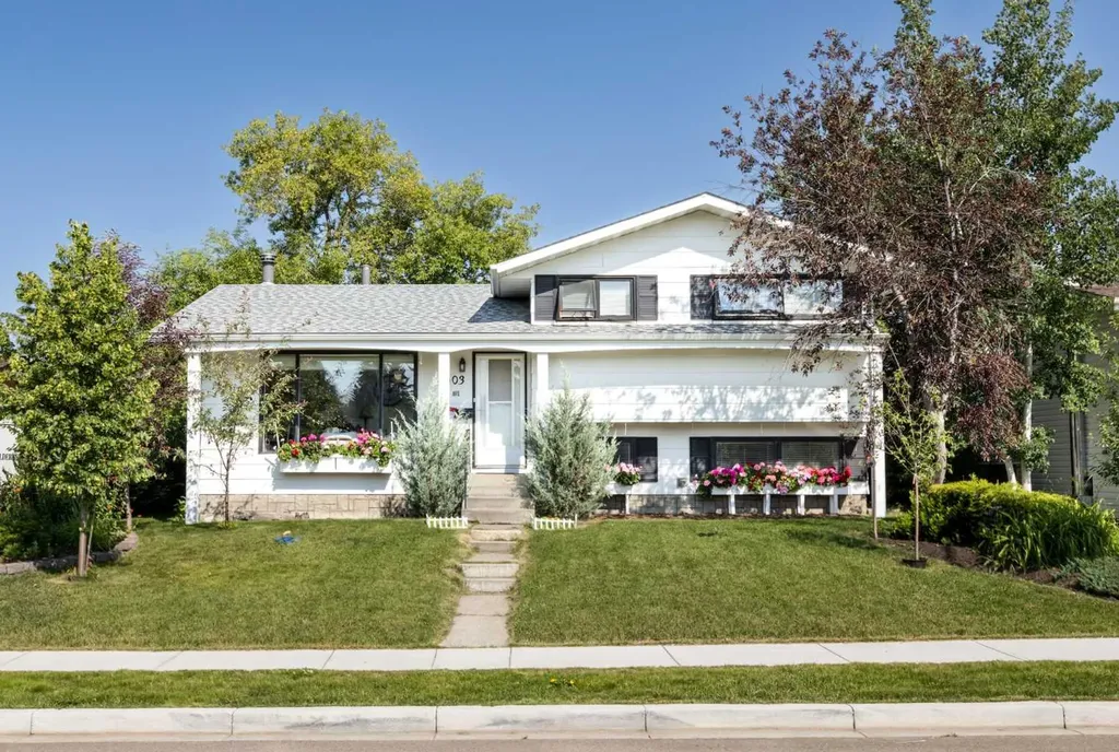 4003 53 Avenue Innisfail AB T4G 1G4