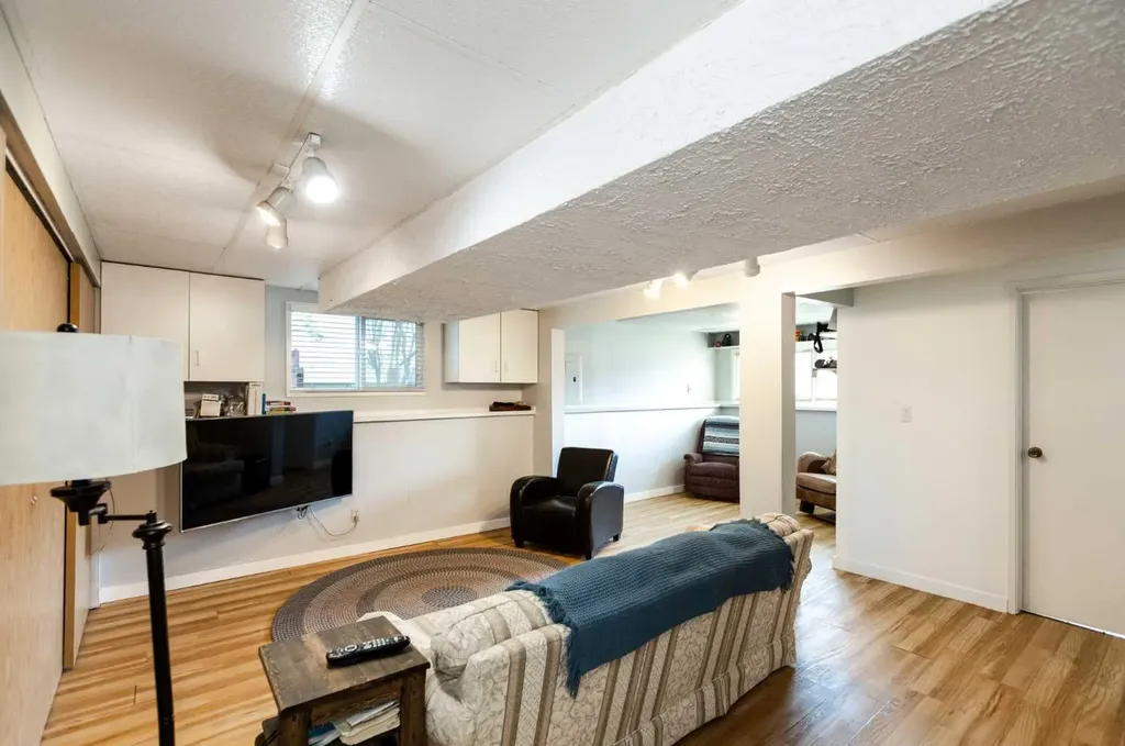 4003 53 Avenue Innisfail AB T4G 1G4