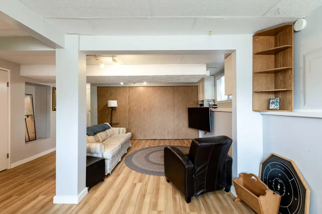 4003 53 Avenue Innisfail AB T4G 1G4