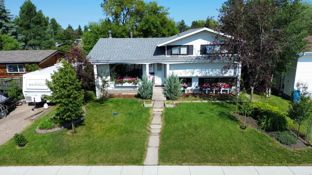 4003 53 Avenue Innisfail AB T4G 1G4