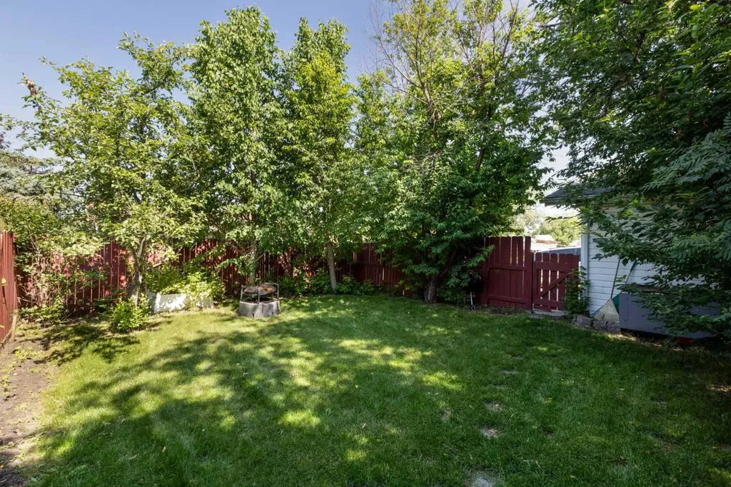 4003 53 Avenue Innisfail AB T4G 1G4