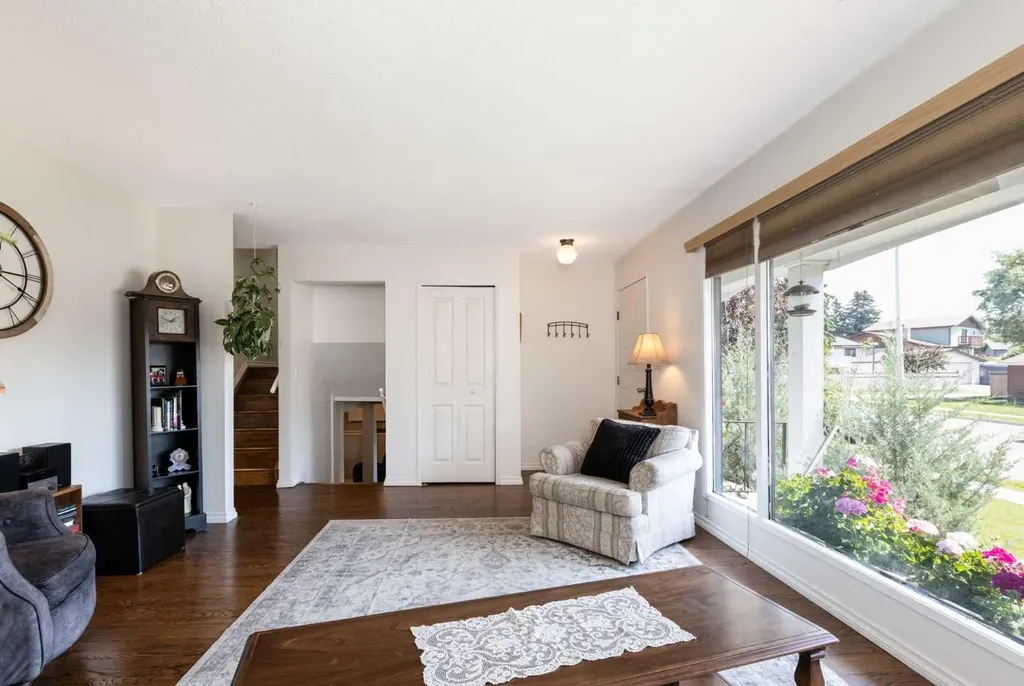 4003 53 Avenue Innisfail AB T4G 1G4
