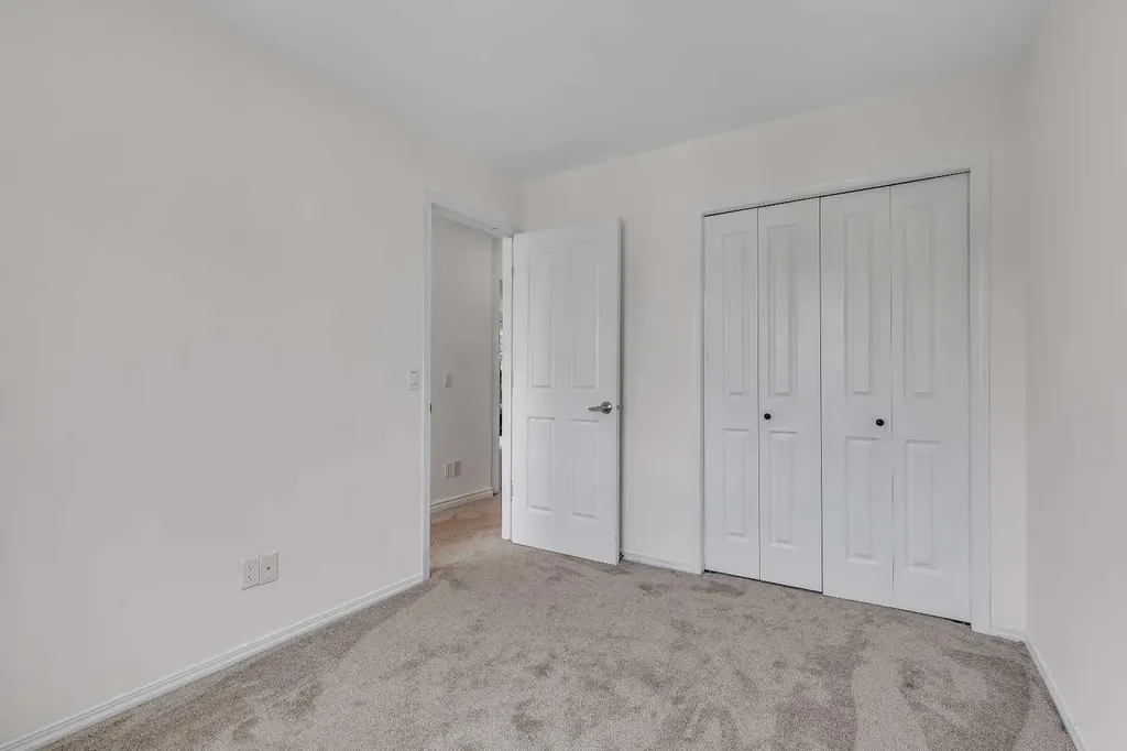 167 Valley Crest Close NW Calgary AB T3B 5X3