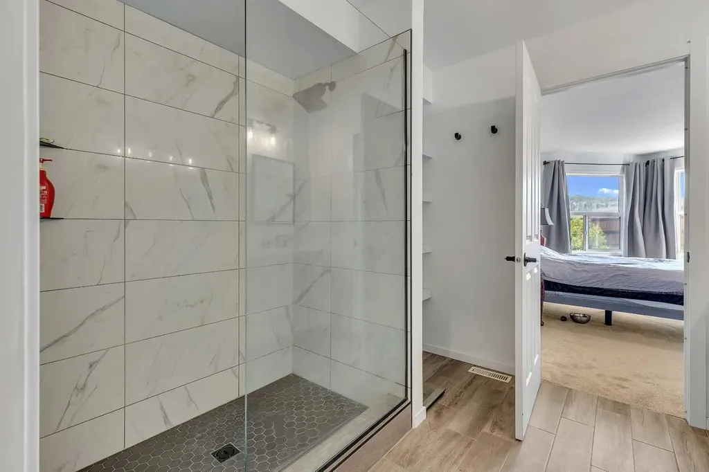 167 Valley Crest Close NW Calgary AB T3B 5X3
