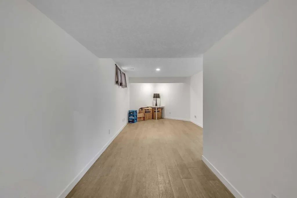 167 Valley Crest Close NW Calgary AB T3B 5X3