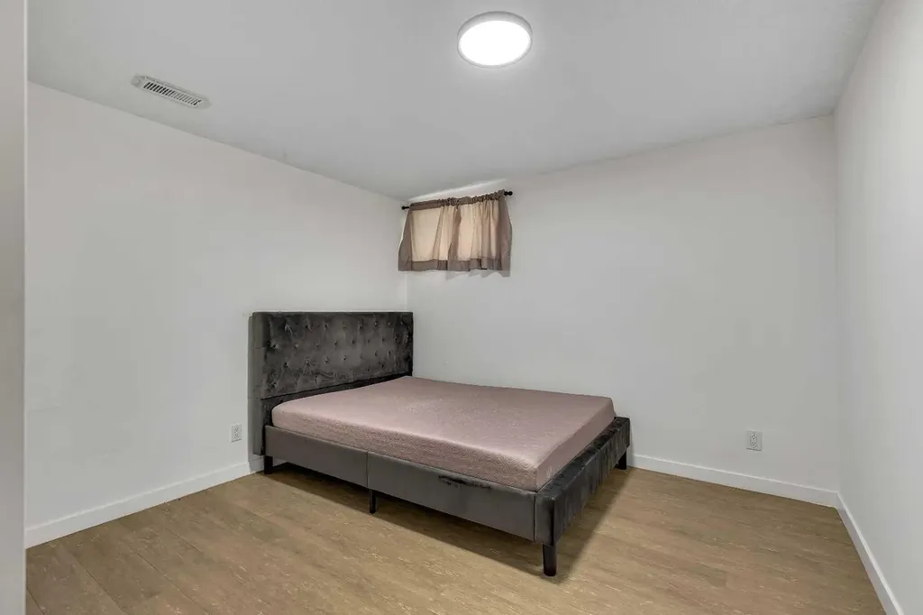 167 Valley Crest Close NW Calgary AB T3B 5X3