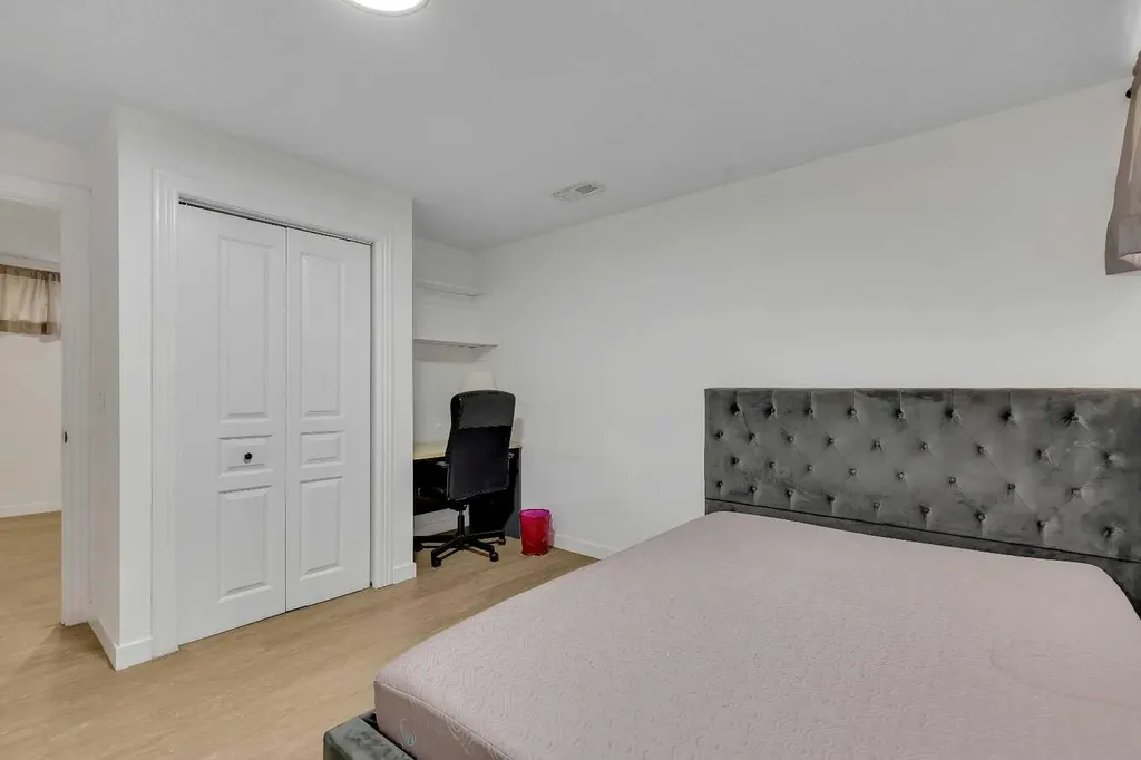 167 Valley Crest Close NW Calgary AB T3B 5X3