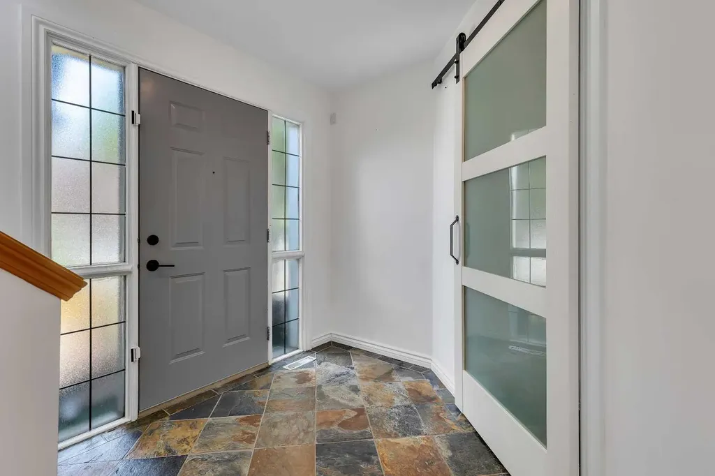 167 Valley Crest Close NW Calgary AB T3B 5X3