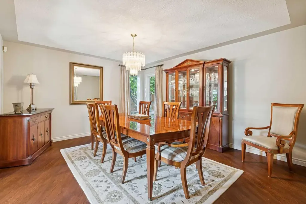 48 Patterson Mews SW Calgary AB T3H 2C6