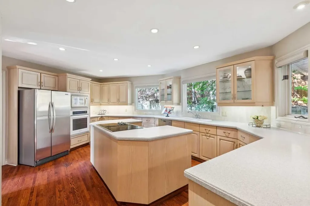 48 Patterson Mews SW Calgary AB T3H 2C6