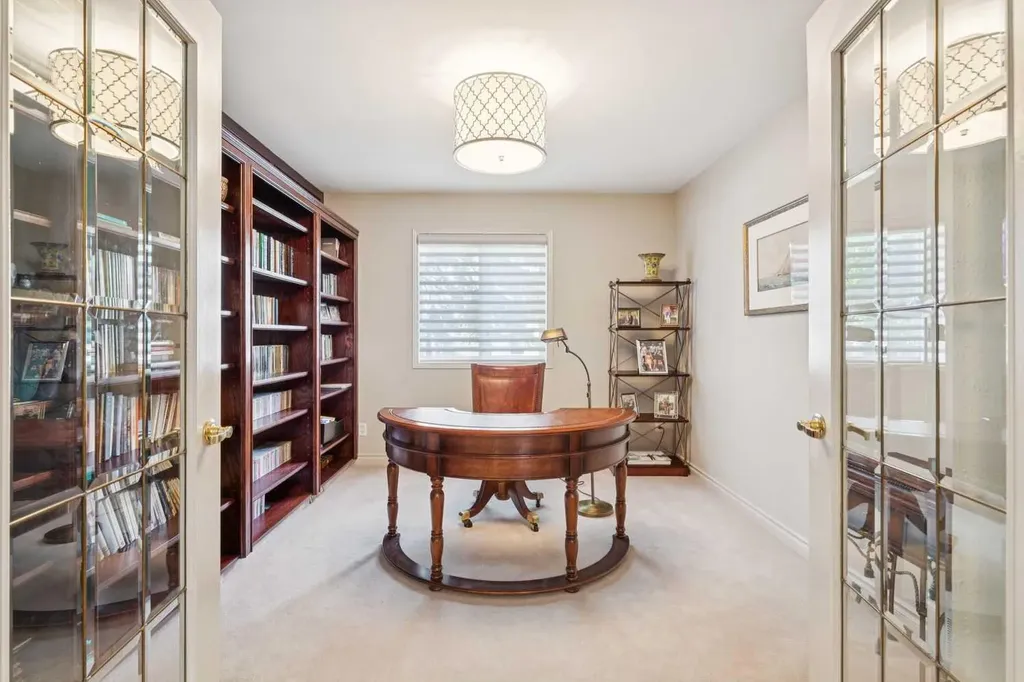 48 Patterson Mews SW Calgary AB T3H 2C6