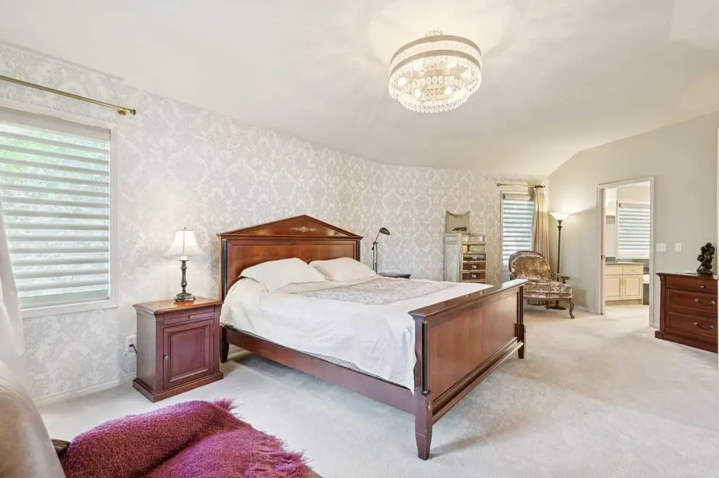 48 Patterson Mews SW Calgary AB T3H 2C6