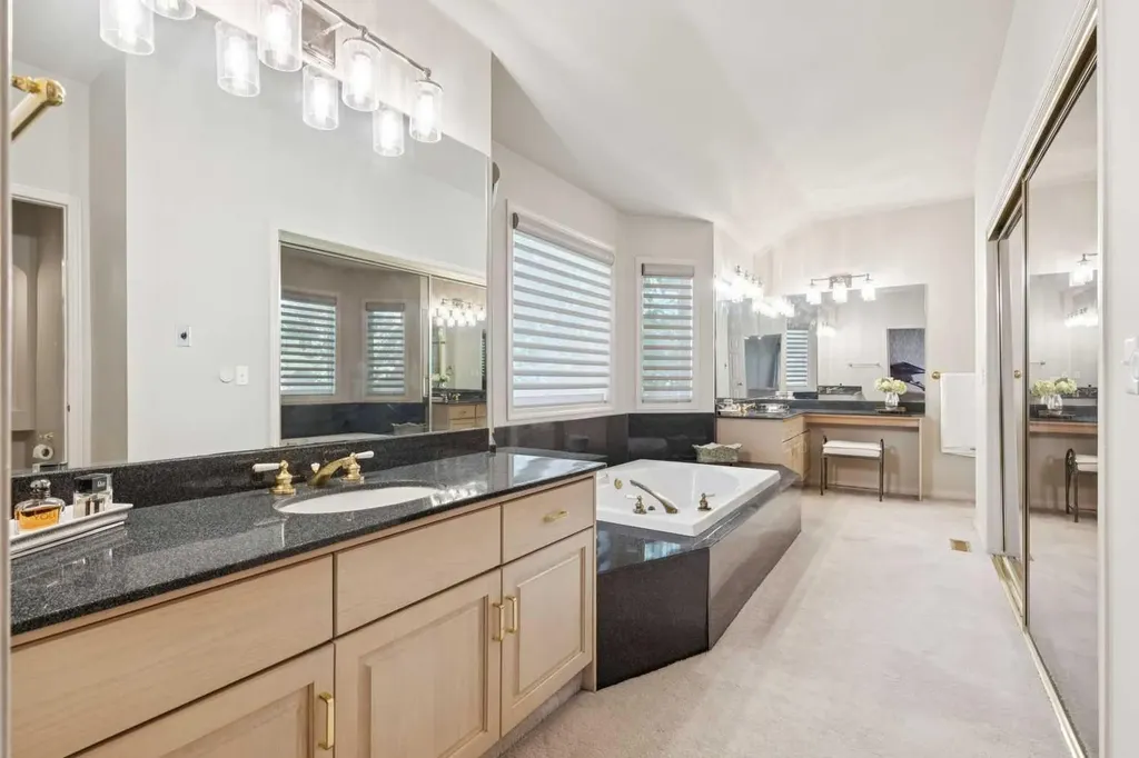 48 Patterson Mews SW Calgary AB T3H 2C6