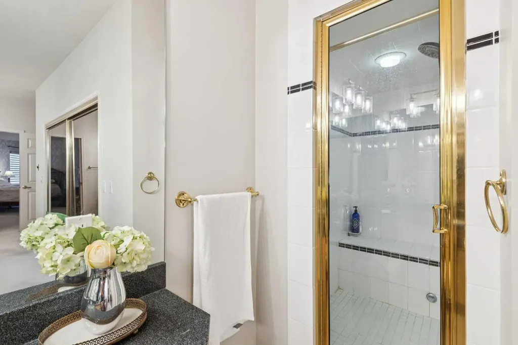 48 Patterson Mews SW Calgary AB T3H 2C6