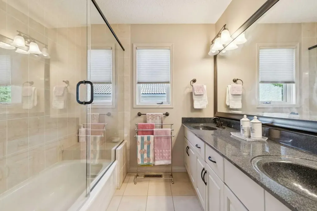 48 Patterson Mews SW Calgary AB T3H 2C6