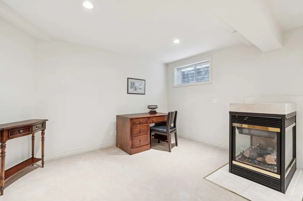 48 Patterson Mews SW Calgary AB T3H 2C6
