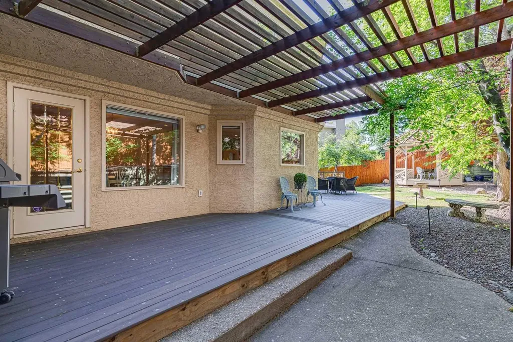 48 Patterson Mews SW Calgary AB T3H 2C6